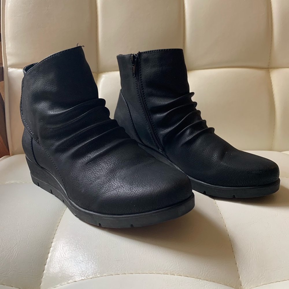 Cliffs black boot size 7